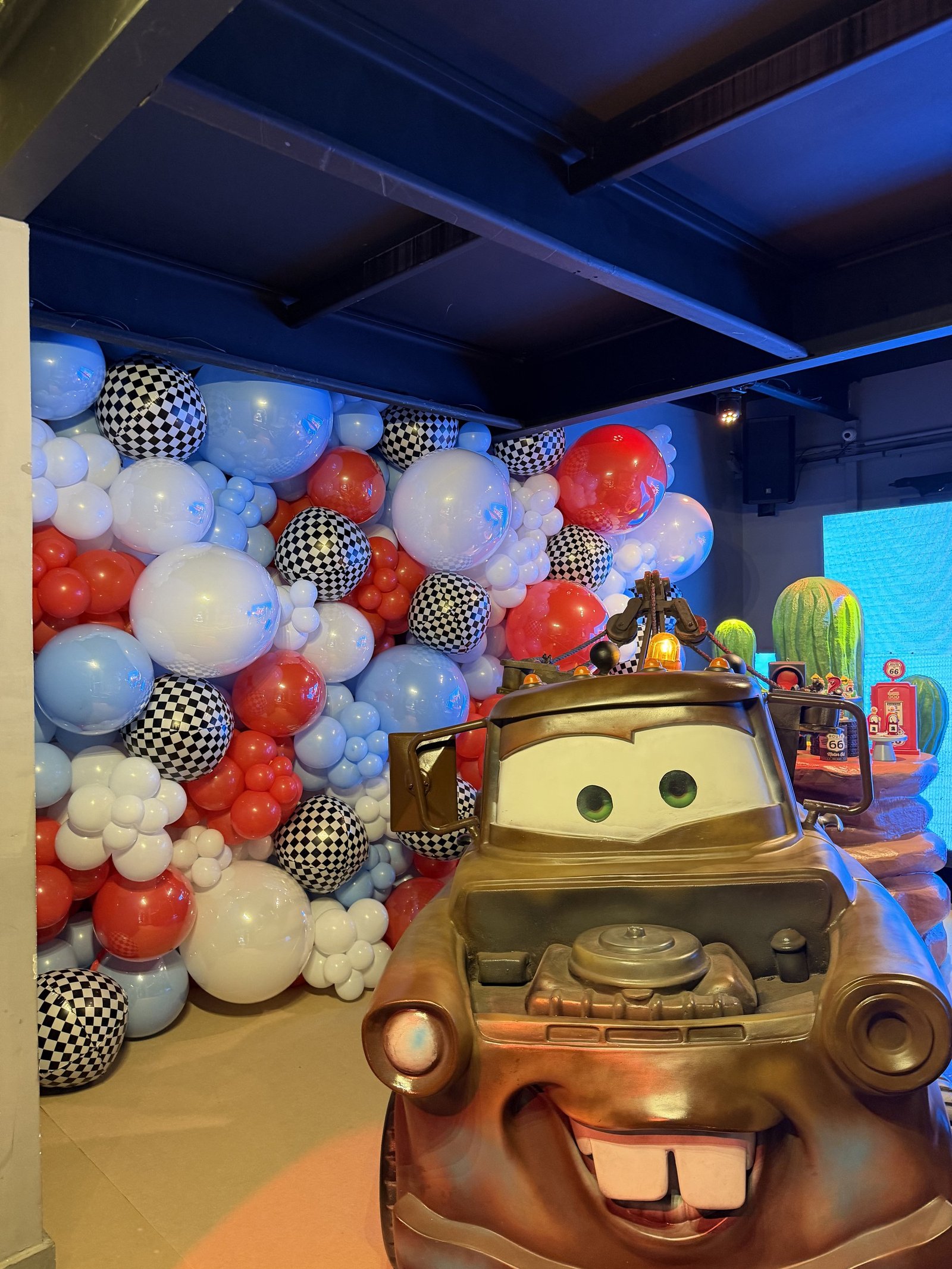 Arte em Balões Duplos com Cor Exclusiva