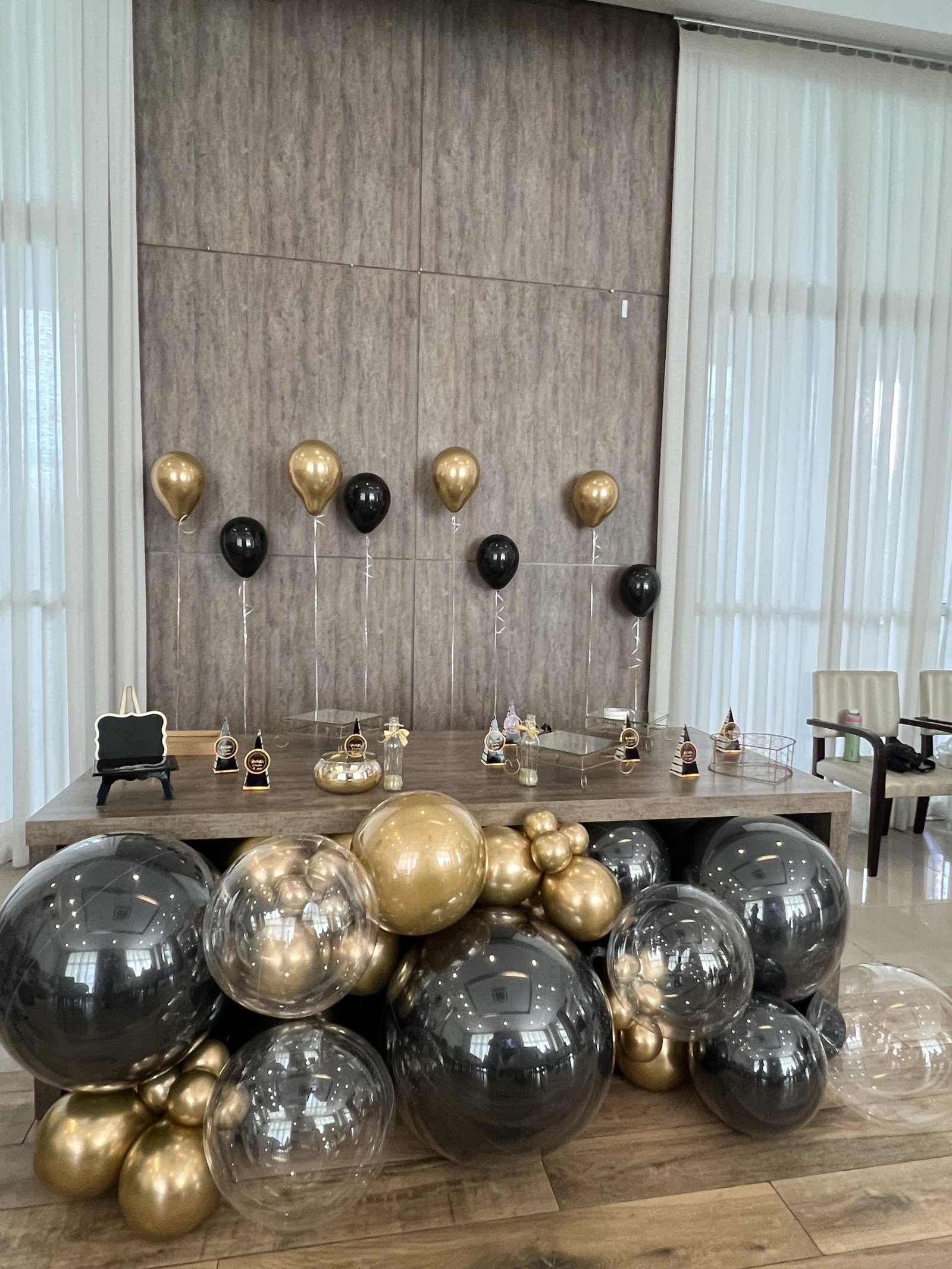 Aniversário Especial com Paleta Marfim & Ouro
