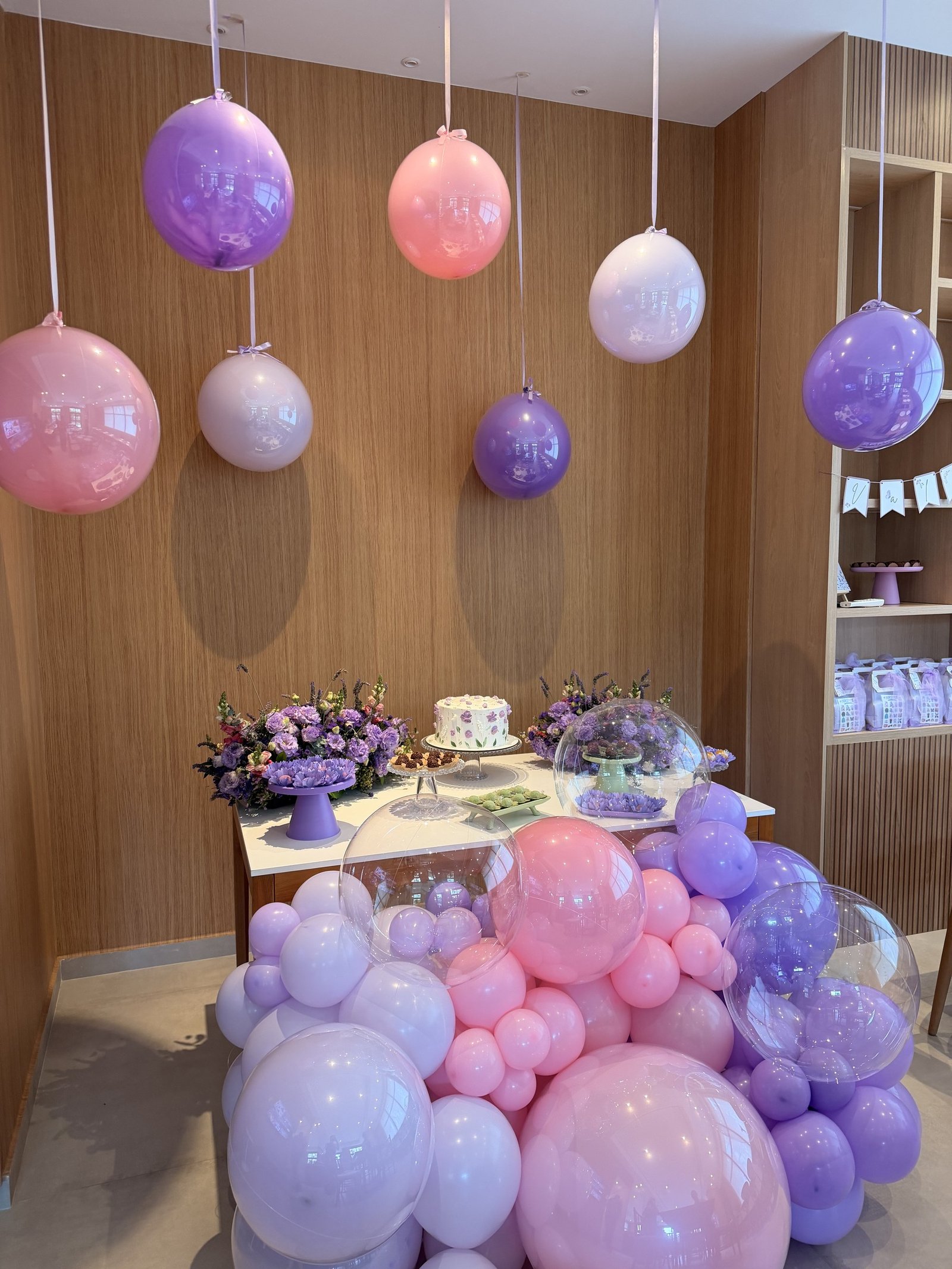 Aniversário com Detalhes Cromados & Espelhados